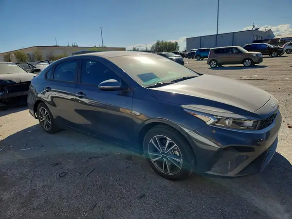 3KPF24AD4PE647628 — 2023 Kia Forte, фото 4 с аукциона Copart, Задняя часть