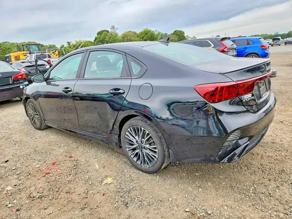 3KPF54AD8PE626594 — 2023 Kia Forte, фото 2 с аукциона Copart, Боковая часть