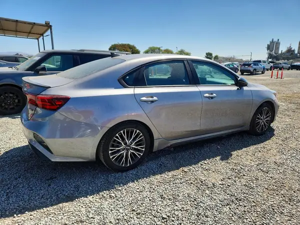 3KPF54AD0PE538459 — 2023 Kia Forte, фото 3 с аукциона Copart, Передняя часть