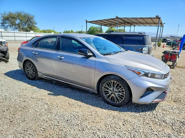 3KPF54AD0PE538459 — 2023 Kia Forte, фото 4 с аукциона Copart, Передняя часть