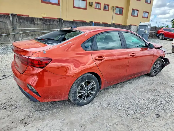 3KPF24AD6PE509895 — 2023 Kia Forte, фото 3 с аукциона Copart, Передняя часть