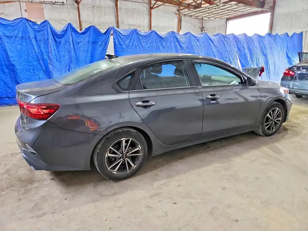 3KPF24AD5PE607414 — 2023 Kia Forte, фото 3 с аукциона Copart, Боковая часть