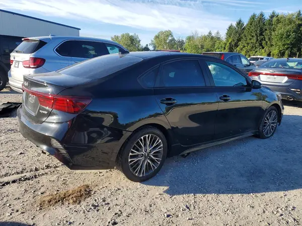 3KPF54AD1PE533464 — 2023 Kia Forte, фото 3 с аукциона Copart 28.09.2026, Передняя часть