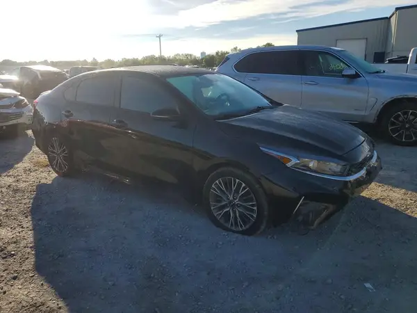 3KPF54AD1PE533464 — 2023 Kia Forte, фото 4 с аукциона Copart 28.09.2026, Передняя часть