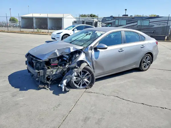 3KPF24AD2PE542179 — 2023 Kia Forte, Передняя часть (Front End), фото до ремонта