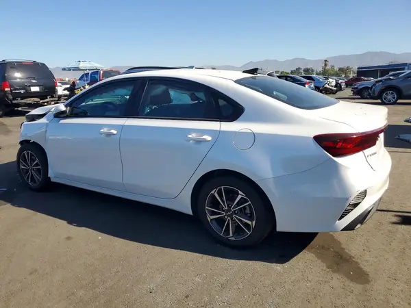 3KPF24AD8PE668496 — 2023 Kia Forte, фото 2 с аукциона Copart, Передняя часть