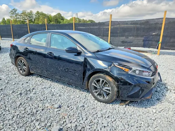 3KPF24AD7PE657795 — 2023 Kia Forte, фото 4 с аукциона Copart, Передняя часть