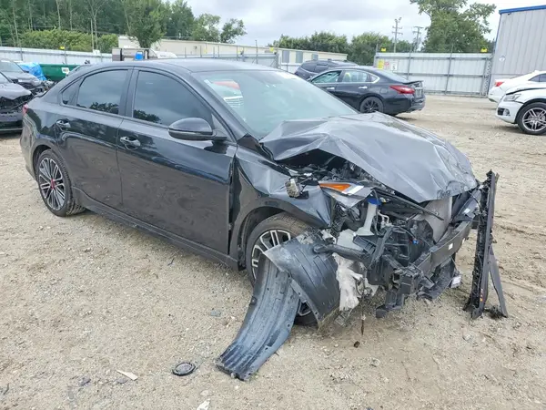 3KPF44AC6PE601817 — 2023 Kia Forte, фото 4 с аукциона Copart, Передняя часть