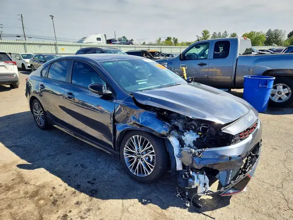 3KPF54AD4PE613342 — 2023 Kia Forte, фото 4 с аукциона Copart, Передняя часть