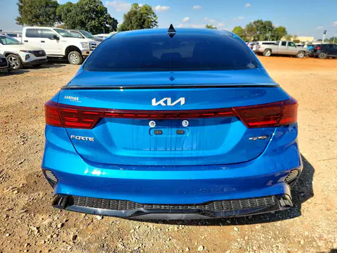 3KPF54AD6PE612239 — 2023 Kia Forte, фото 6 с аукциона Copart, Передняя часть