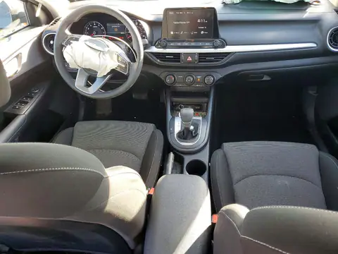 3KPF24AD0PE688256 — 2023 Kia Forte, фото 8 с аукциона Copart, Передняя часть