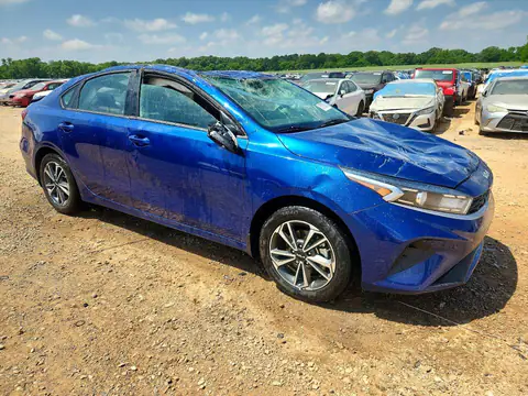 3KPF24AD3RE794428 — 2024 Kia Forte, фото 4 с аукциона Copart 14.10.2026, Опрокидывание