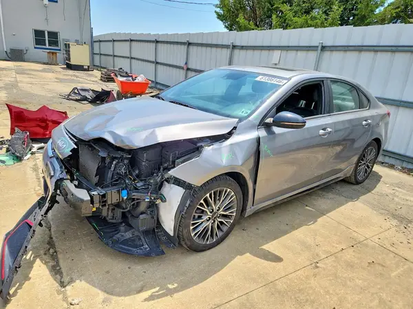3KPF54AD4RE797877 — 2024 Kia Forte, Передняя часть (Front End), фото до ремонта