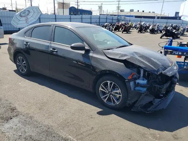 3KPF24AD6RE798361 — 2024 Kia Forte, фото 4 с аукциона Copart, Передняя часть