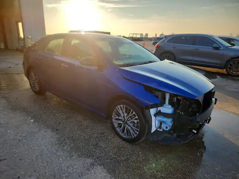 3KPF54AD6RE827199 — 2024 Kia Forte, фото 4 с аукциона Copart 30.09.2026, Передняя часть