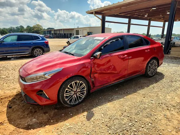 3KPF44ACXRE751285 — 2024 Kia Forte, Боковая часть (Side), фото до ремонта