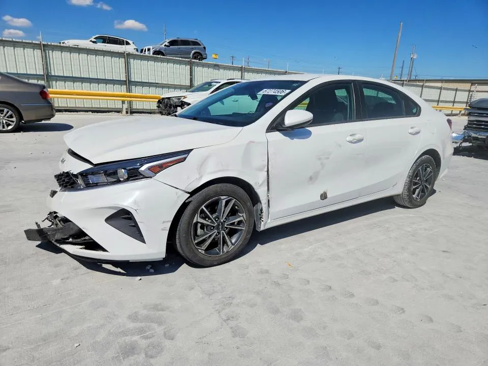2024 KIA FORTE VIN 3KPF24AD5RE766694 фото 1