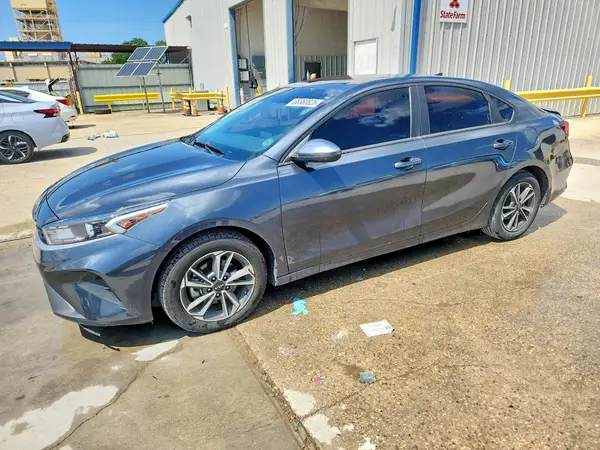 3KPF24AD8RE748657 — 2024 Kia Forte, Задняя часть (Rear End), фото до ремонта