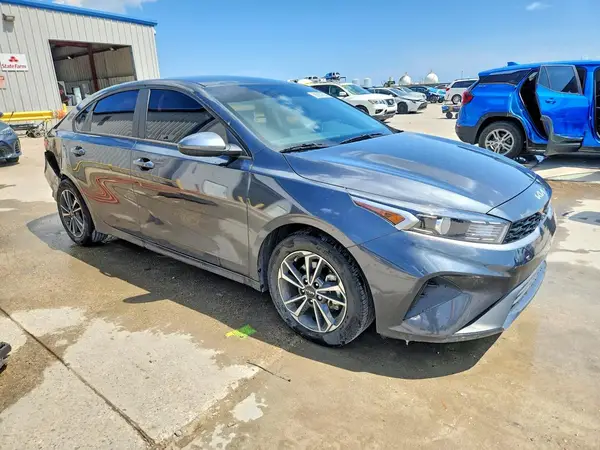 3KPF24AD8RE748657 — 2024 Kia Forte, фото 4 с аукциона Copart, Задняя часть