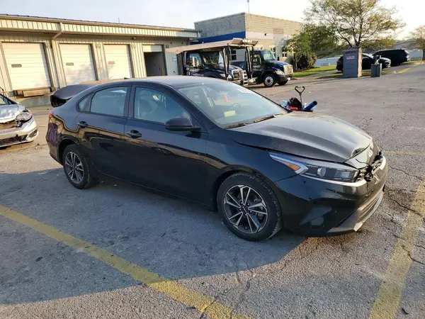 3KPF24AD1RE712907 — 2024 Kia Forte, фото 4 с аукциона Copart, Передняя часть