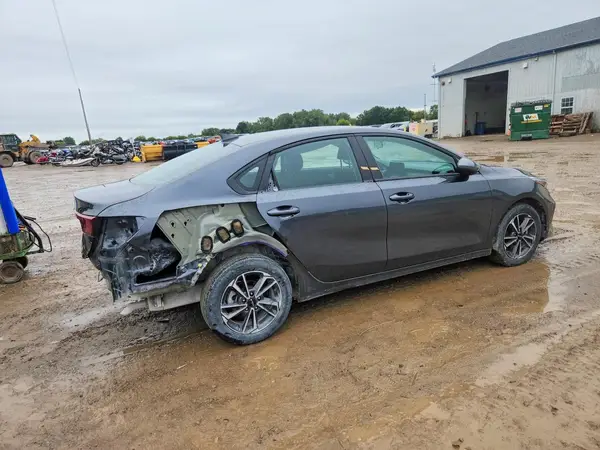 3KPF24ADXRE748658 — 2024 Kia Forte, фото 3 с аукциона Copart, Задняя часть