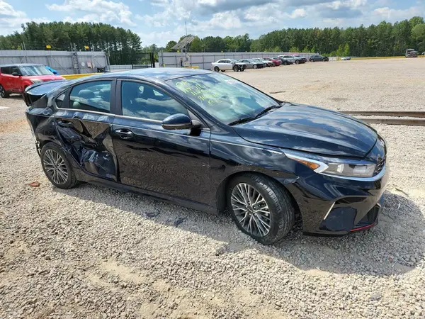 3KPF54AD9RE815872 — 2024 Kia Forte, фото 4 с аукциона Copart, Задняя часть