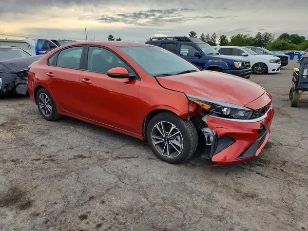 3KPF24AD5RE716572 — 2024 Kia Forte, фото 4 с аукциона Copart, Передняя часть