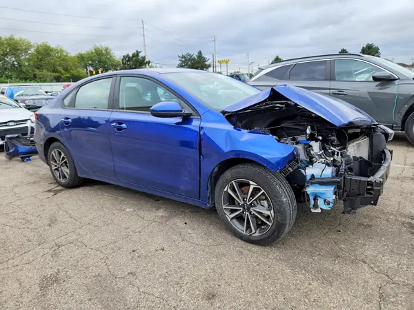 3KPF24AD8RE825446 — 2024 Kia Forte, фото 4 с аукциона Copart, Передняя часть