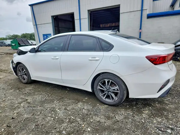 3KPF24AD4RE706826 — 2024 Kia Forte, фото 2 с аукциона Copart, Передняя часть