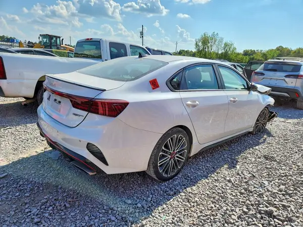 3KPF44AC8RE693628 — 2024 Kia Forte, фото 3 с аукциона Copart, Передняя часть