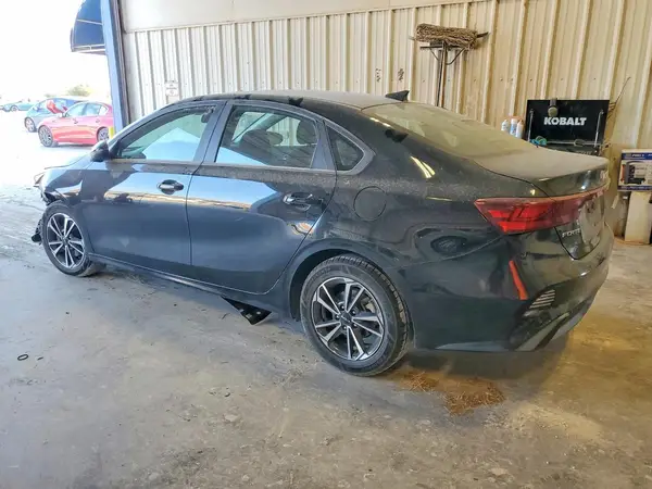 3KPF24AD3RE811390 — 2024 Kia Forte, фото 2 с аукциона Copart, Передняя часть