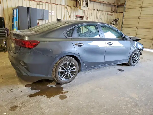 3KPF24AD2RE828276 — 2024 Kia Forte, фото 3 с аукциона Copart, Передняя часть