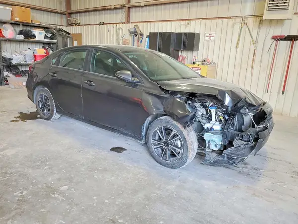 3KPF24AD2RE828276 — 2024 Kia Forte, фото 4 с аукциона Copart, Передняя часть