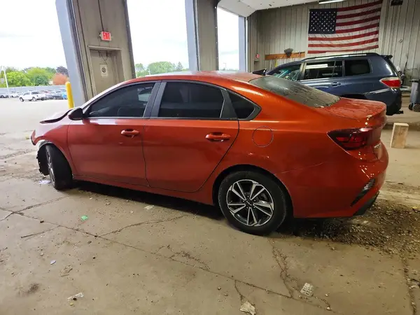 3KPF24AD3RE717428 — 2024 Kia Forte, фото 2 с аукциона Copart, Передняя часть