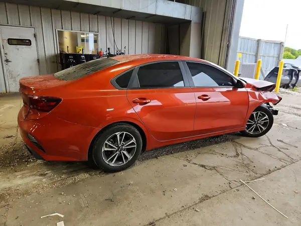 3KPF24AD3RE717428 — 2024 Kia Forte, фото 3 с аукциона Copart, Передняя часть