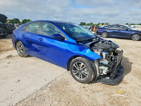 3KPF24AD0RE774671 — 2024 Kia Forte, фото 4 с аукциона Copart 08.10.2026, Передняя часть