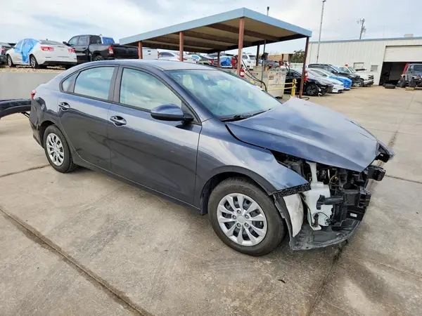 3KPF24AD4RE737347 — 2024 Kia Forte, фото 4 с аукциона Copart 05.10.2026, Передняя часть