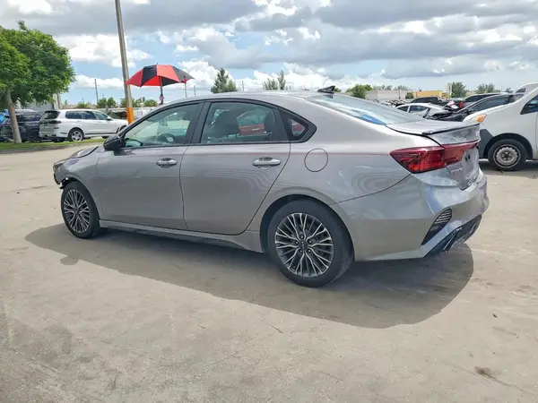 3KPF54AD9RE816195 — 2024 Kia Forte, фото 2 с аукциона Copart, Передняя часть