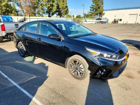 3KPF24AD5RE818079 — 2024 Kia Forte, фото 4 с аукциона Copart 13.10.2026, Мелкие вмятины и царапины