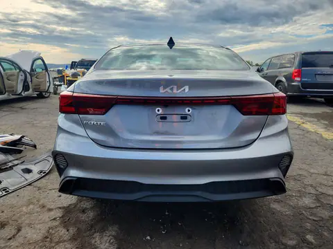 3KPF24AD8RE829660 — 2024 Kia Forte, фото 6 с аукциона Copart, Передняя часть