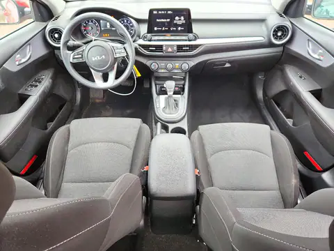 3KPF24AD8RE712578 — 2024 Kia Forte, фото 8 с аукциона Copart, Сторона