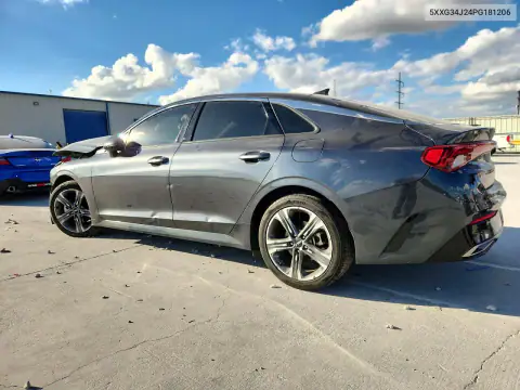 5XXG34J24PG181206 — 2023 Kia K5, фото 2 с аукциона Copart, Передняя часть