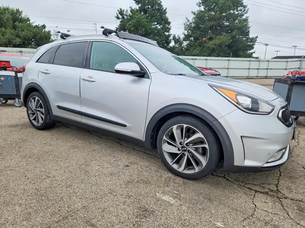 KNDCE3LC0H5068674 — 2017 Kia NIRO, фото 4 с аукциона Copart, Передняя часть