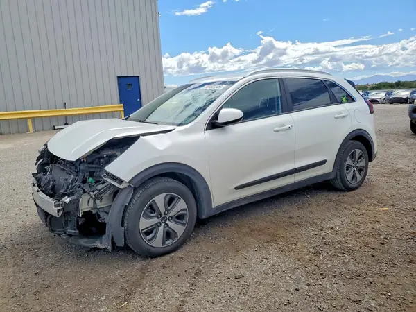 KNDCB3LC9H5058038 — 2017 Kia NIRO, Передняя часть (Front End), фото до ремонта