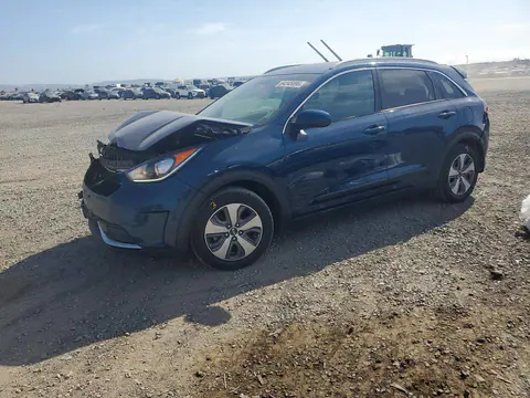 KNDCB3LC7J5206614 — 2018 Kia NIRO, Задняя часть (Rear End), фото до ремонта