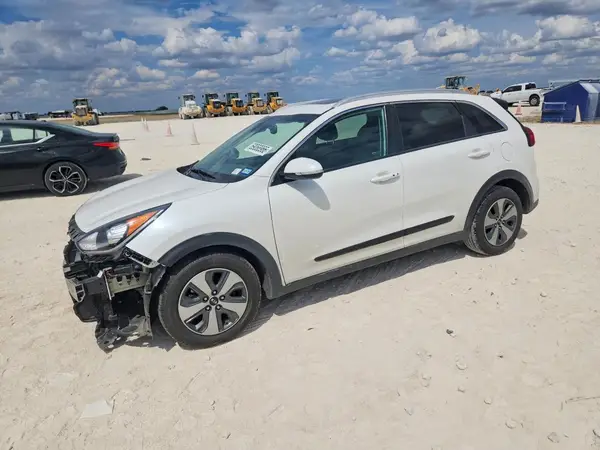 KNDCE3LC2J5129366 — 2018 Kia NIRO, Передняя часть (Front End), фото до ремонта