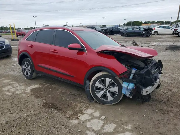 KNDCB3LC7J5123913 — 2018 Kia NIRO, фото 4 с аукциона Copart, Передняя часть
