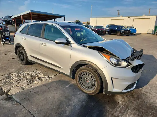 KNDCB3LC4J5123528 — 2018 Kia NIRO, фото 4 с аукциона Copart, Передняя часть