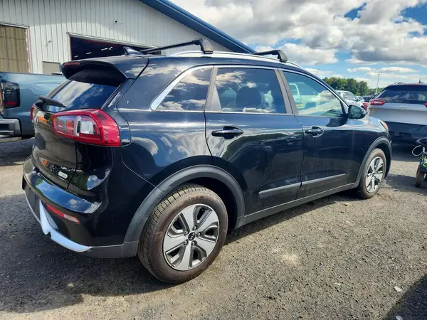 KNDCB3LC7K5246631 — 2019 Kia NIRO, фото 3 с аукциона Copart, Боковая часть