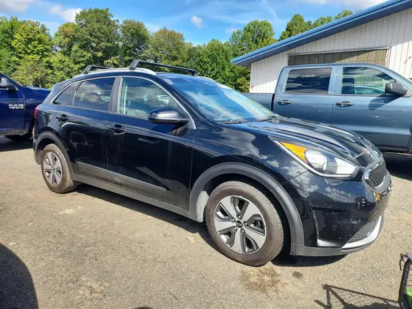 KNDCB3LC7K5246631 — 2019 Kia NIRO, фото 4 с аукциона Copart, Боковая часть